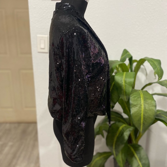 🎉SOLD ELSEWHERE 🎉Kardashian Kollection Blazer - Picture 2 of 6